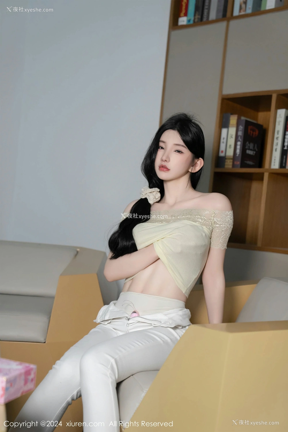 1P - [XiuRen秀人网] No.8633 周于希Sally
