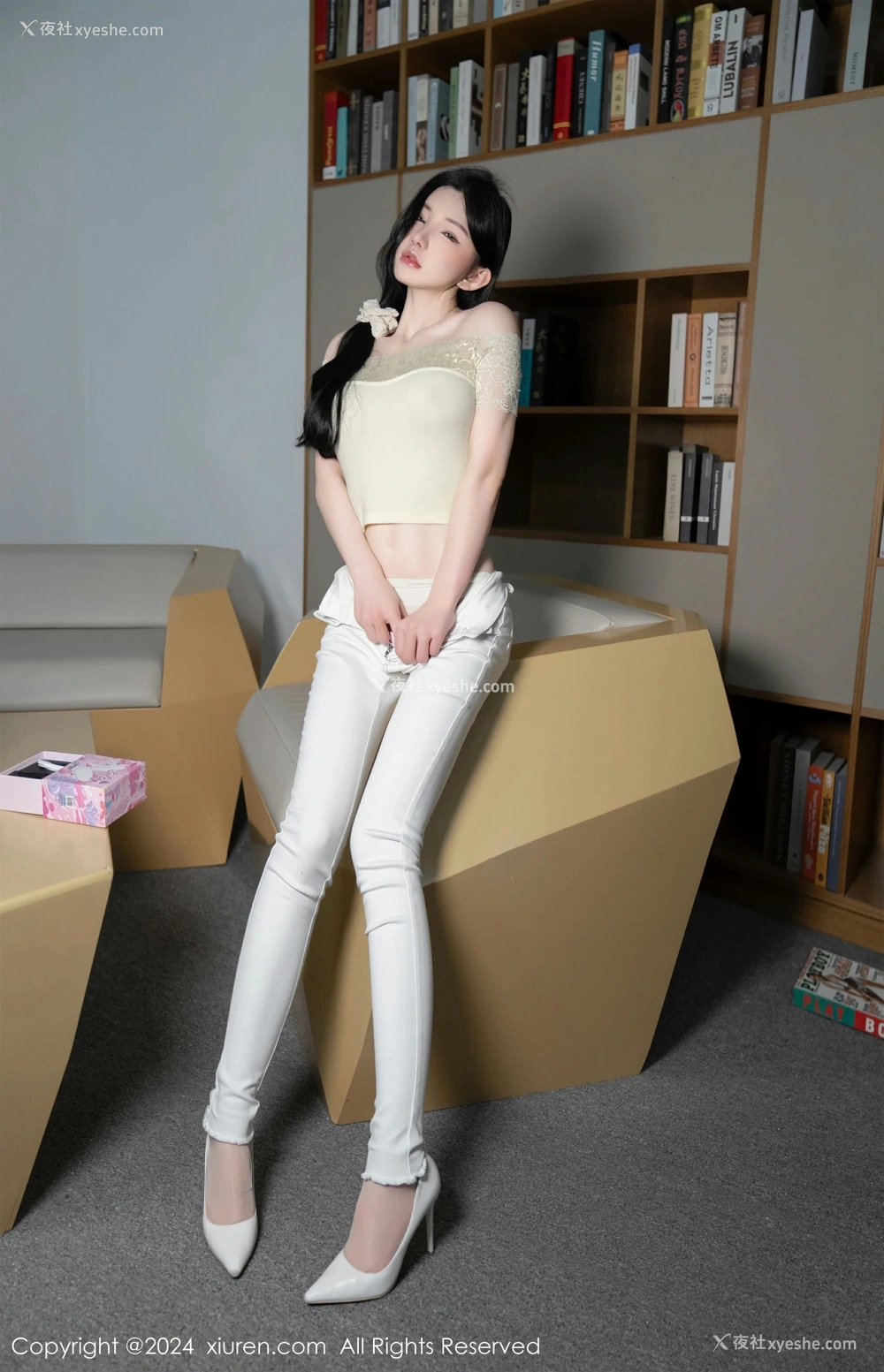 1P - [XiuRen秀人网] No.8633 周于希Sally