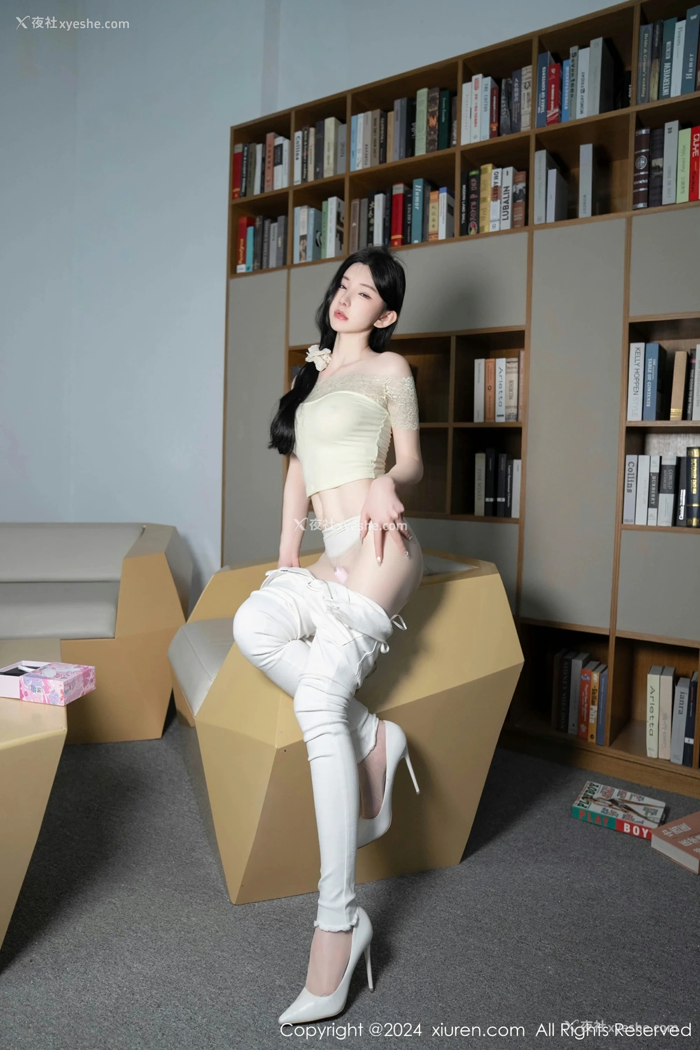 1P - [XiuRen秀人网] No.8633 周于希Sally