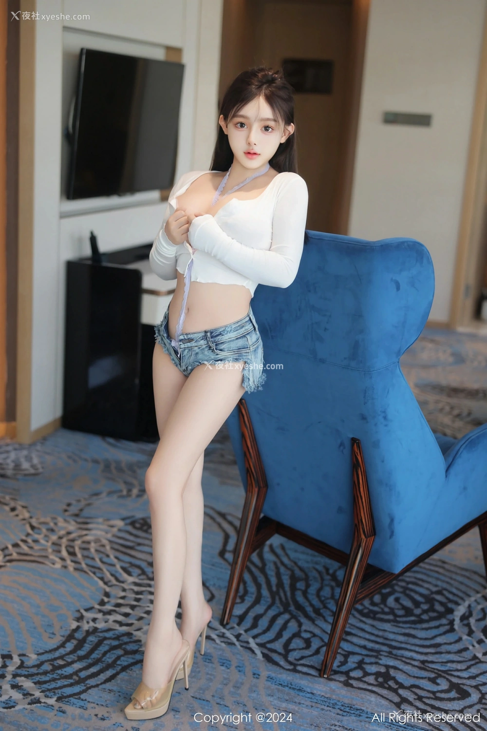 1P - [XiuRen秀人网] No.8958 娜娜子yy
