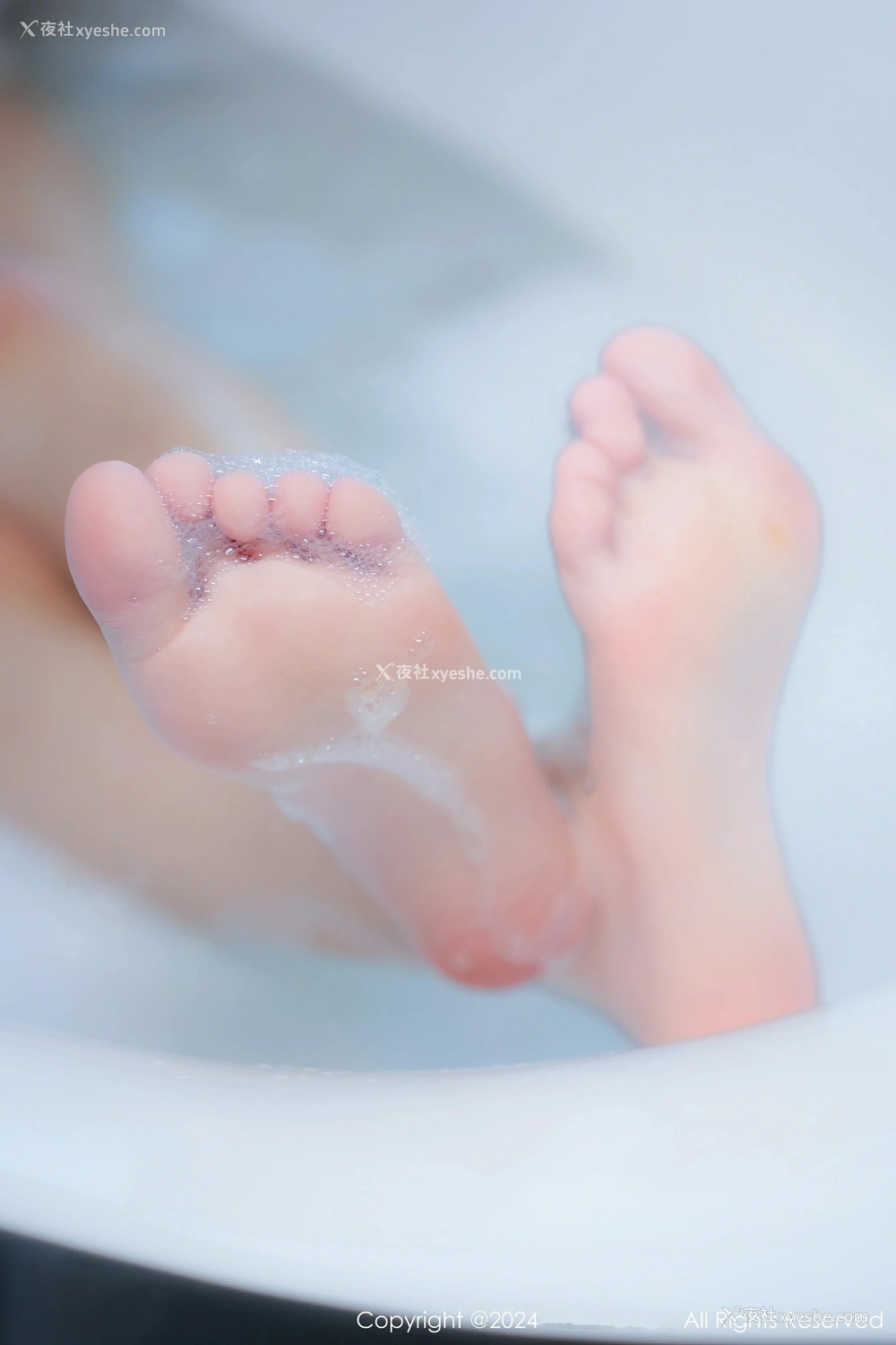 1P - [XiuRen秀人网] No.9052 姚若兮vay