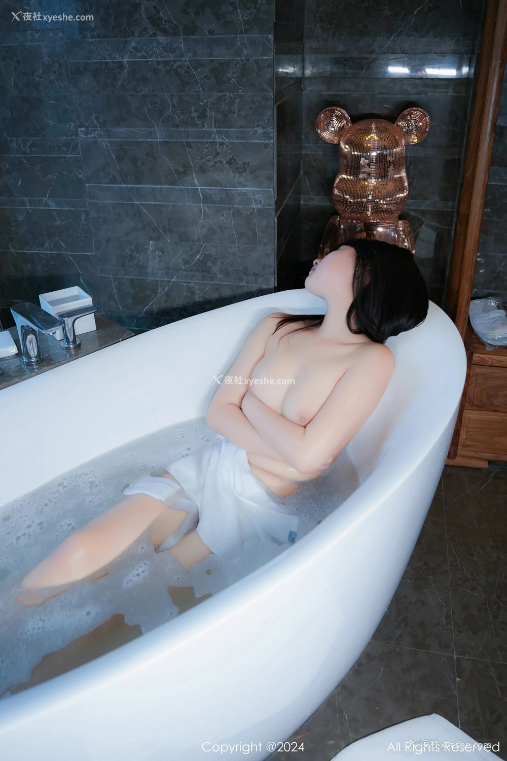 1P - [XiuRen秀人网] No.9052 姚若兮vay