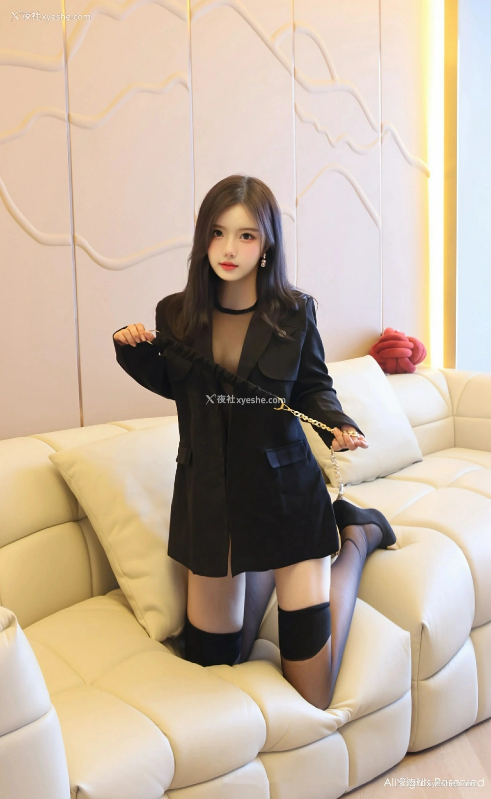 1P - [XiuRen秀人网] No.9347 小薯条nienie