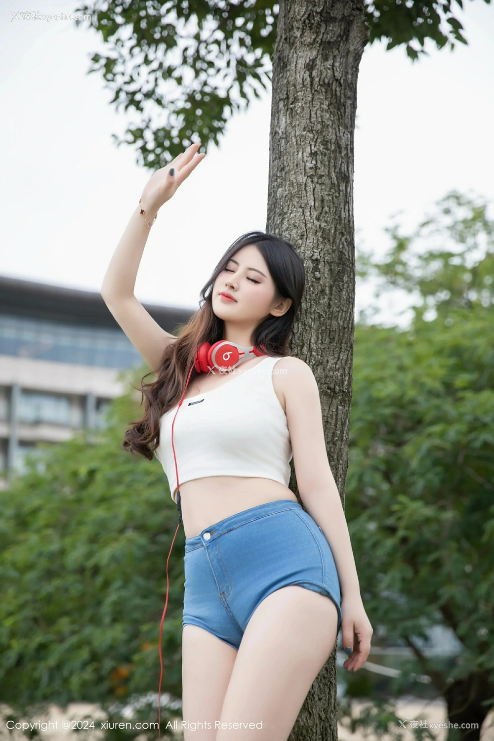 1P - [XiuRen秀人网] No.9354 诗诗kiki