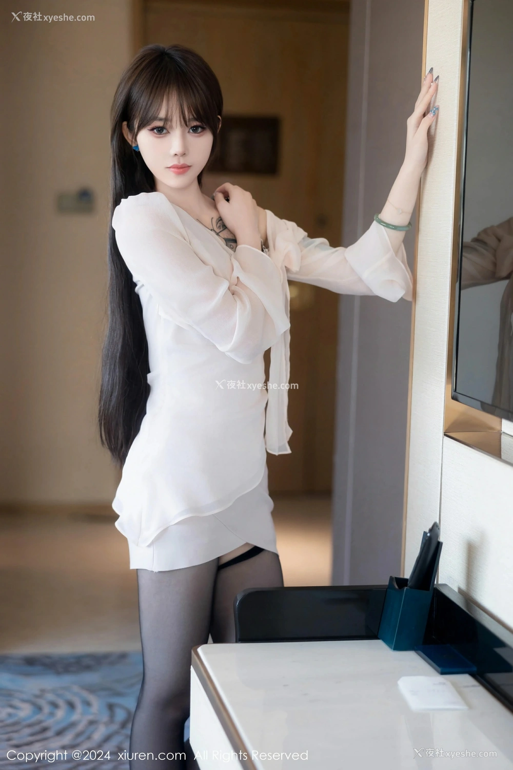 1P - [XiuRen秀人网] No.8591 奶瓶.