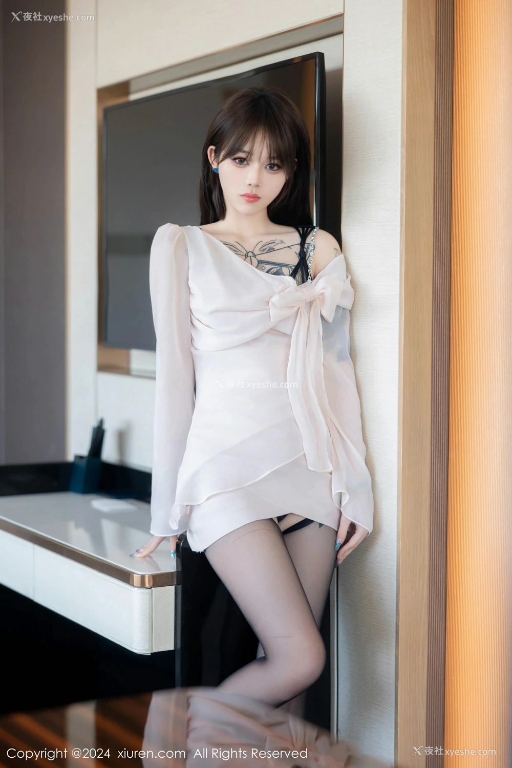 1P - [XiuRen秀人网] No.8591 奶瓶.