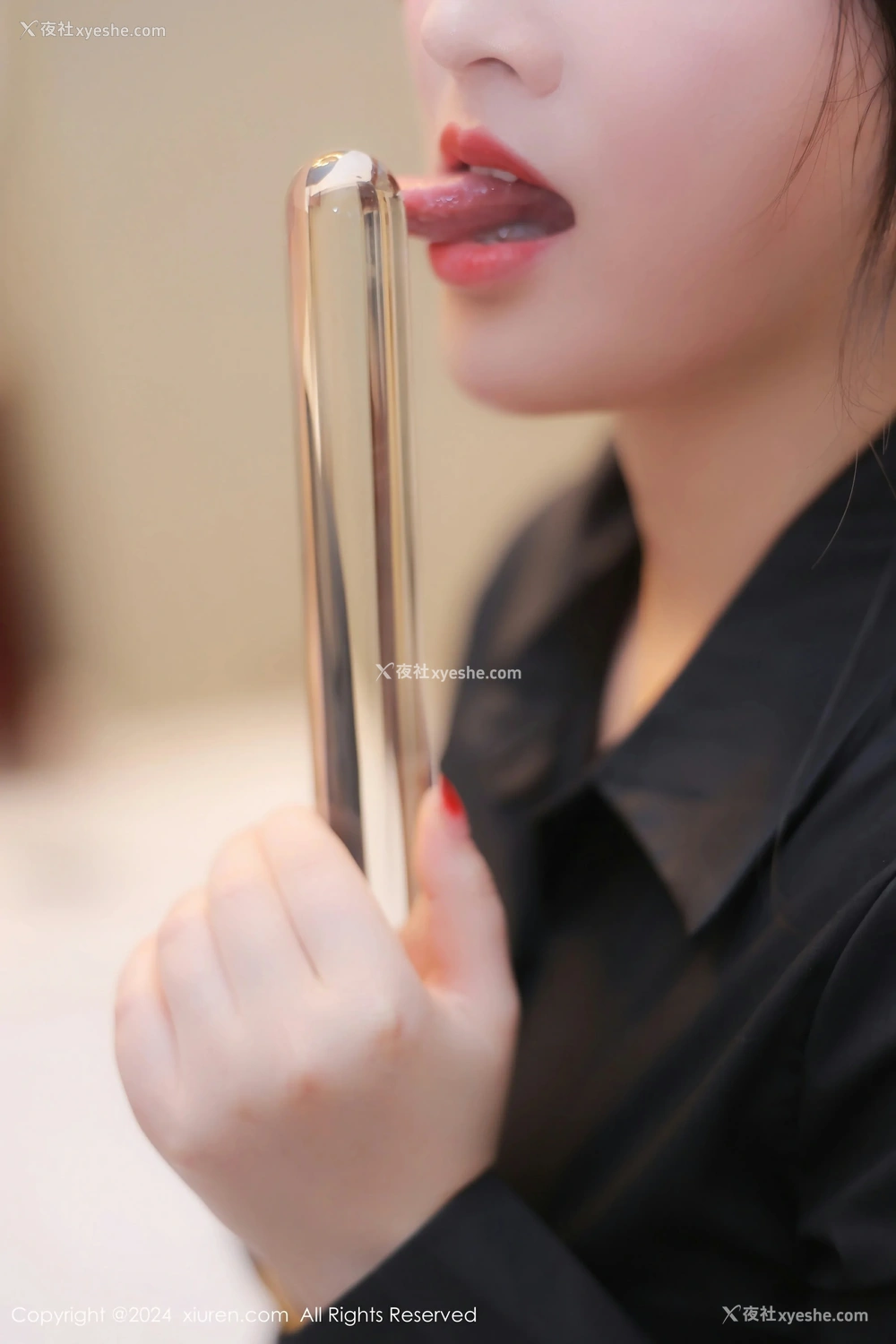 1P - [XiuRen秀人网] No.8569 诗诗kiki