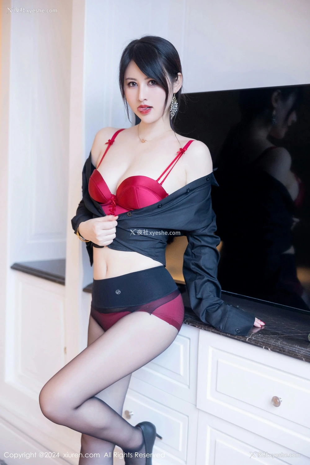 1P - [XiuRen秀人网] No.8569 诗诗kiki