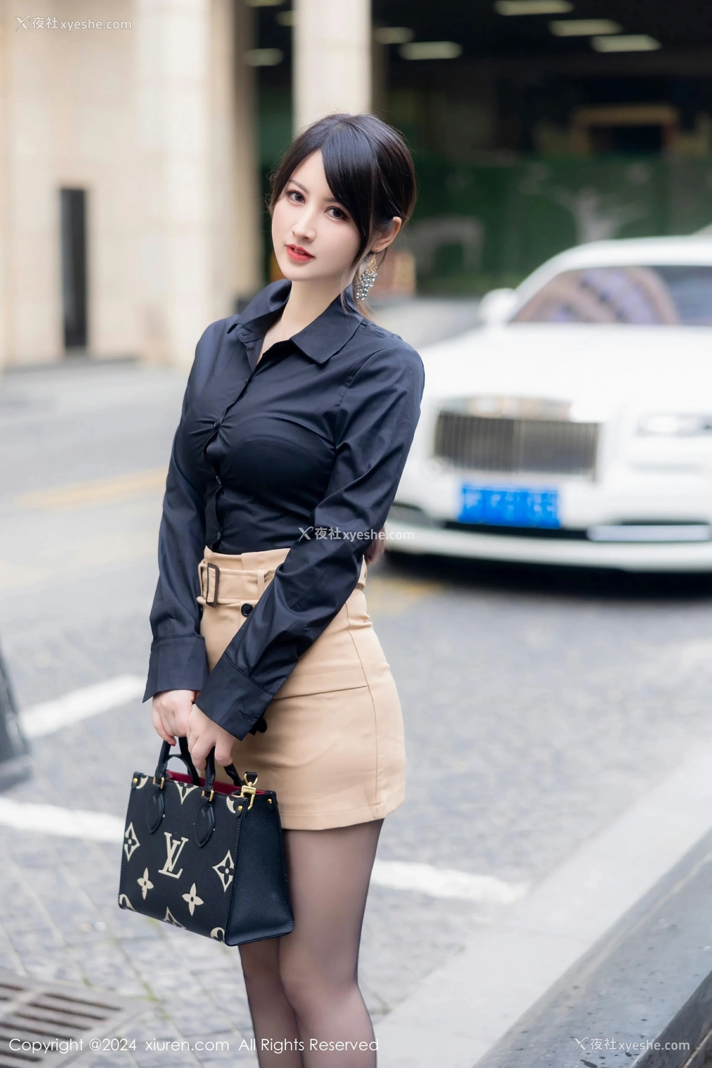 1P - [XiuRen秀人网] No.8569 诗诗kiki