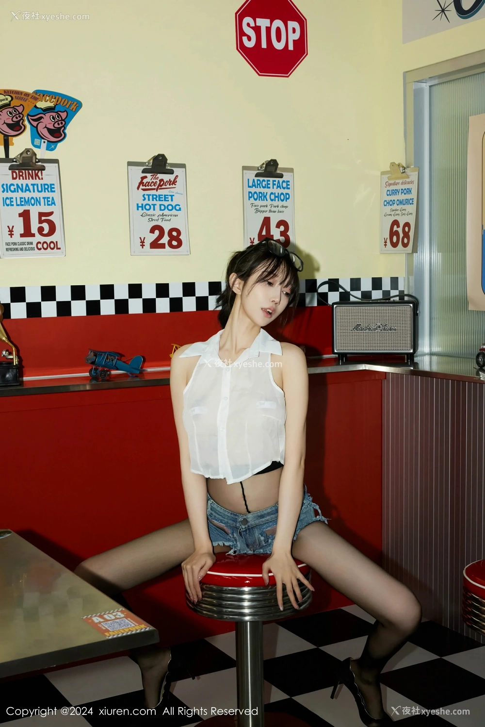 1P - [XiuRen秀人网] No.8811 玥儿玥er