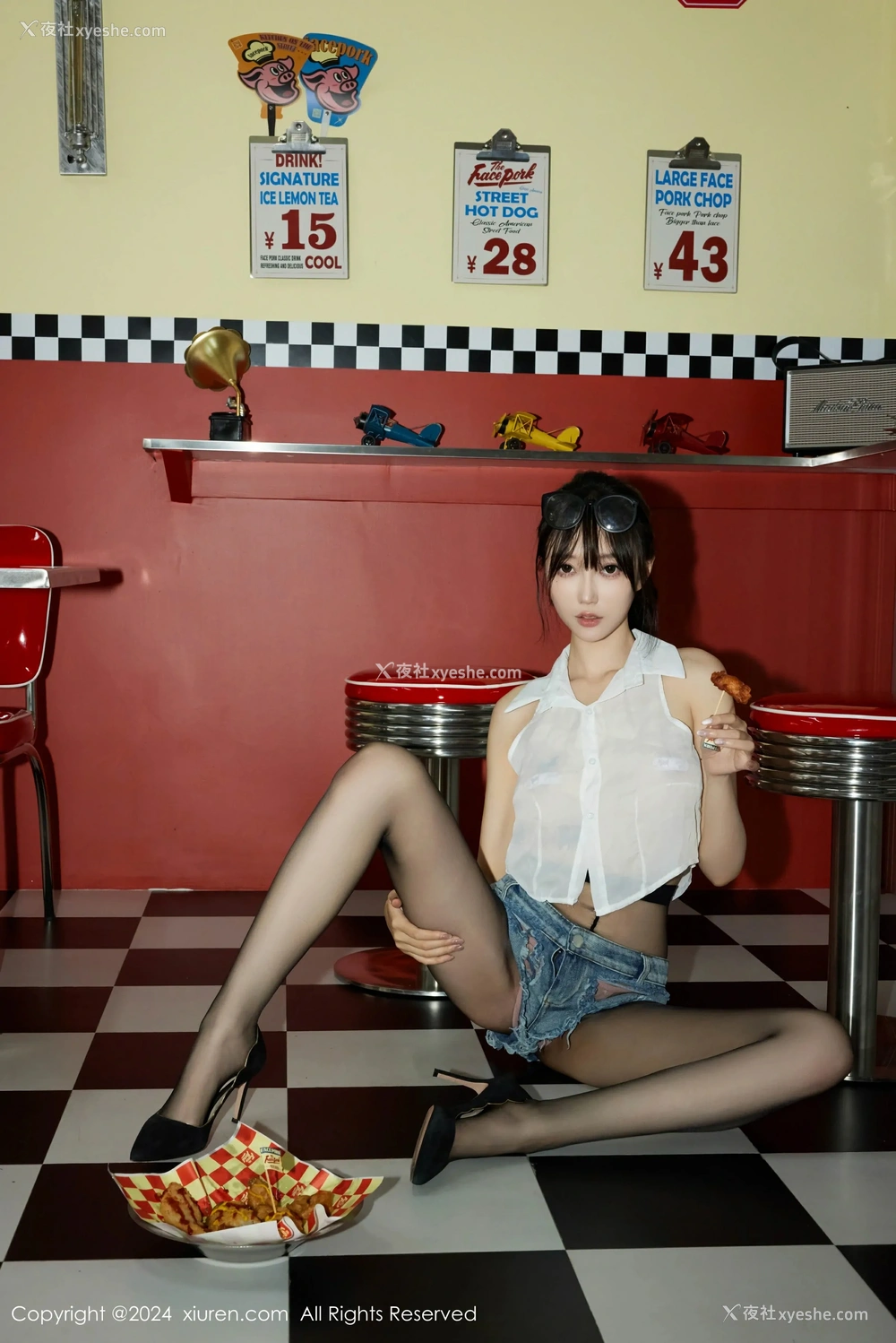 1P - [XiuRen秀人网] No.8811 玥儿玥er