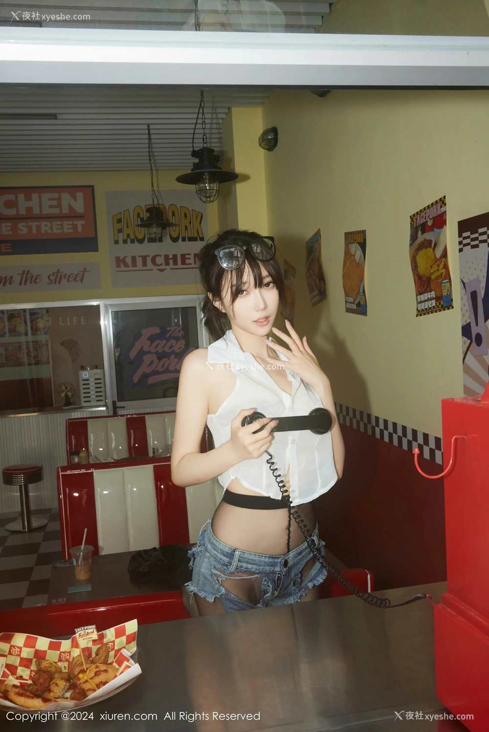 1P - [XiuRen秀人网] No.8811 玥儿玥er
