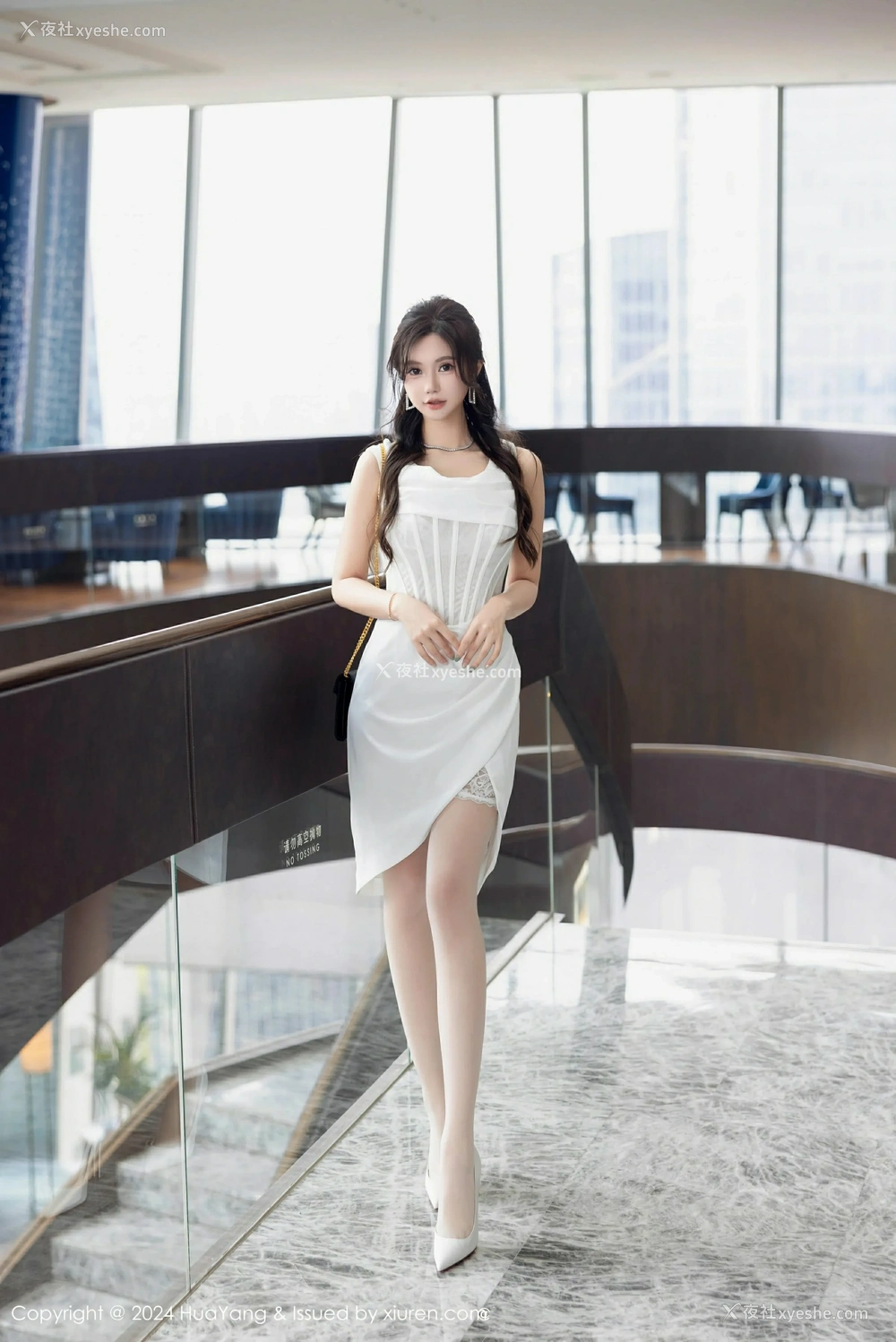 1P - [HuaYang花漾写真] VOL.612 绮里嘉ula