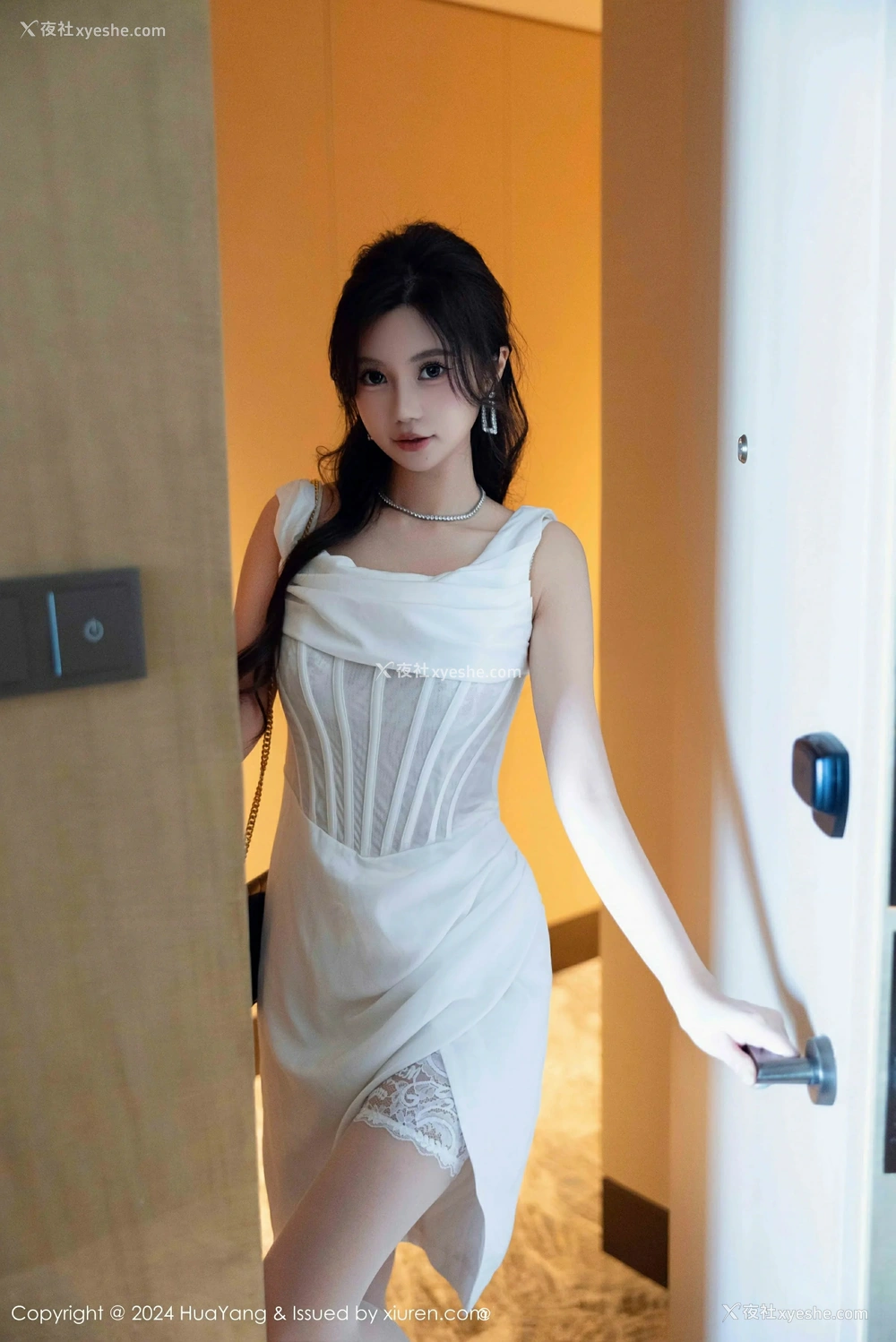 1P - [HuaYang花漾写真] VOL.612 绮里嘉ula