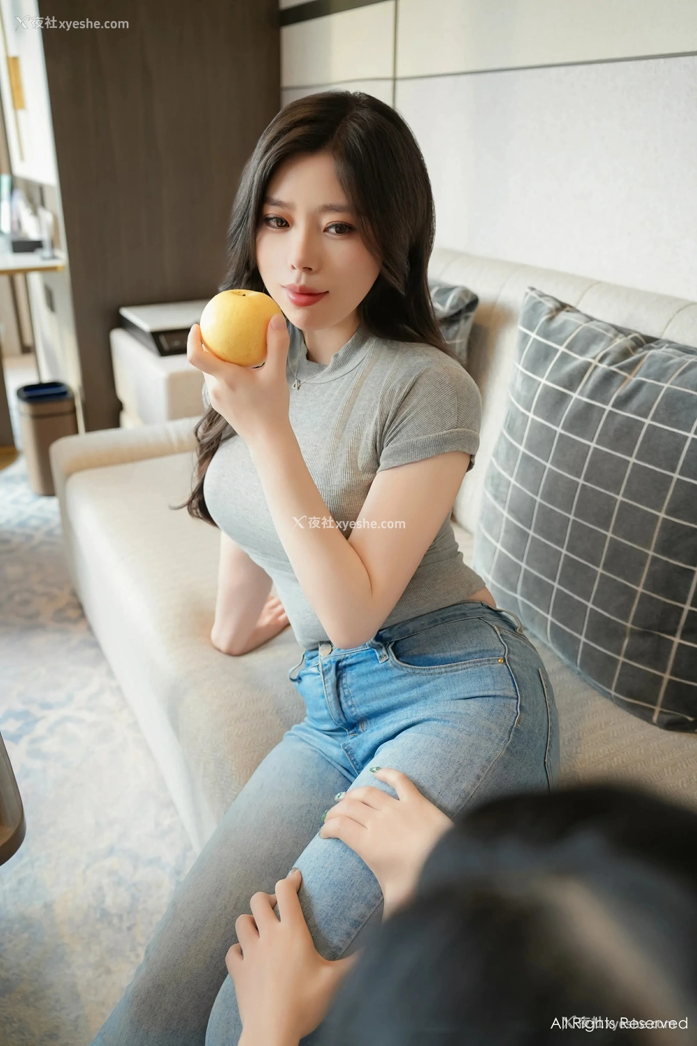 1P - [XiuRen秀人网] No.8711 白茹雪abby