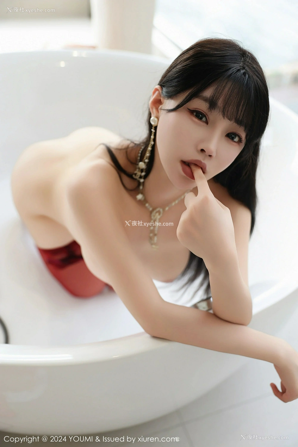 1P - [YOUMI尤蜜荟] VOL.1101 心上可Flora