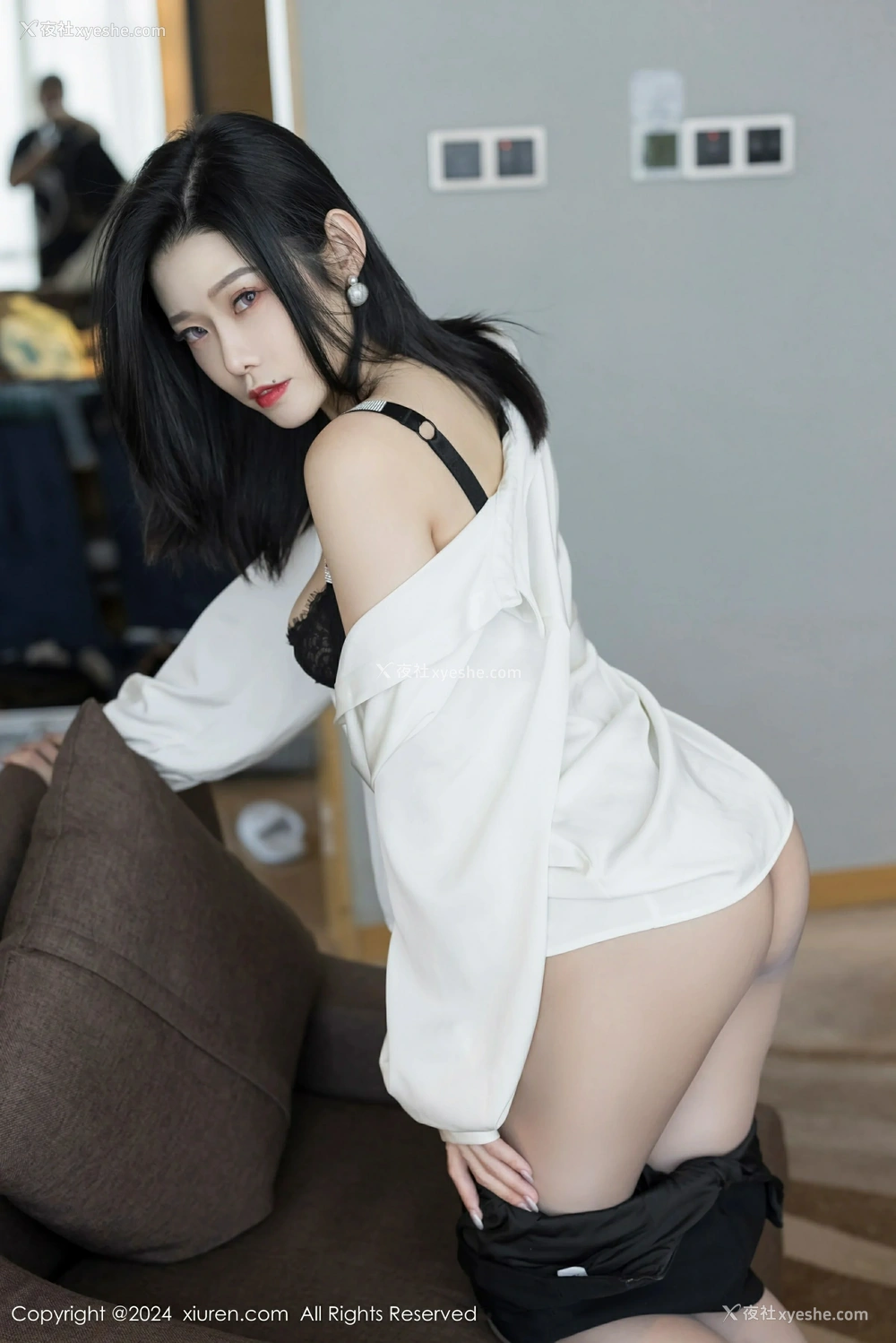 1P - [XiuRen秀人网] No.9329 luvian本能