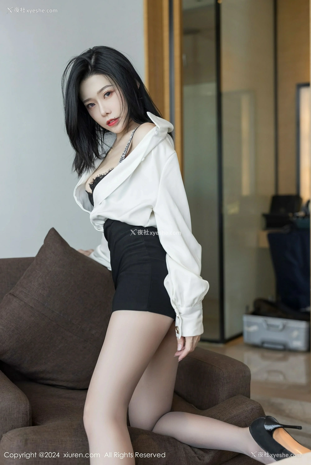 1P - [XiuRen秀人网] No.9329 luvian本能