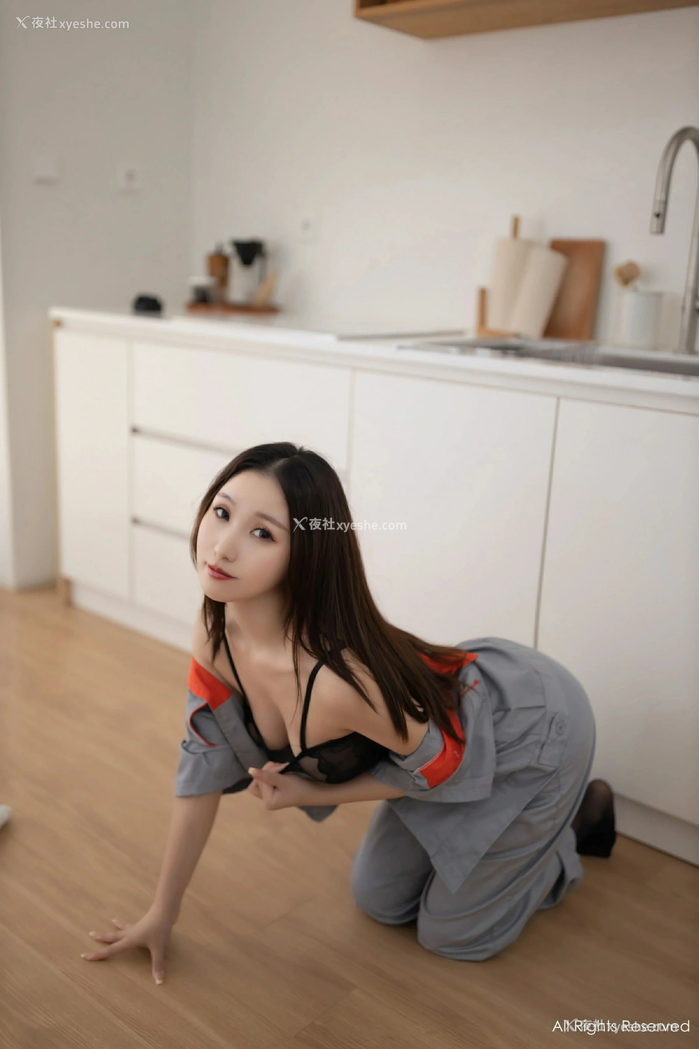 1P - [XiuRen秀人网] No.9207 杏子Yada