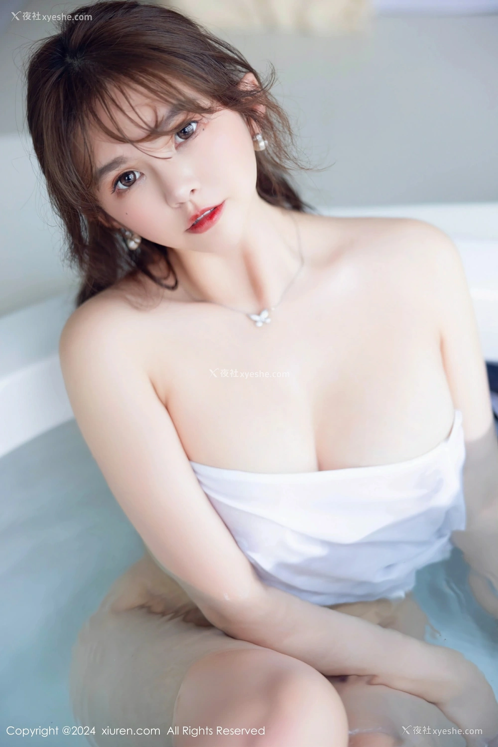 1P - [XiuRen秀人网] No.8624 张思允Nice