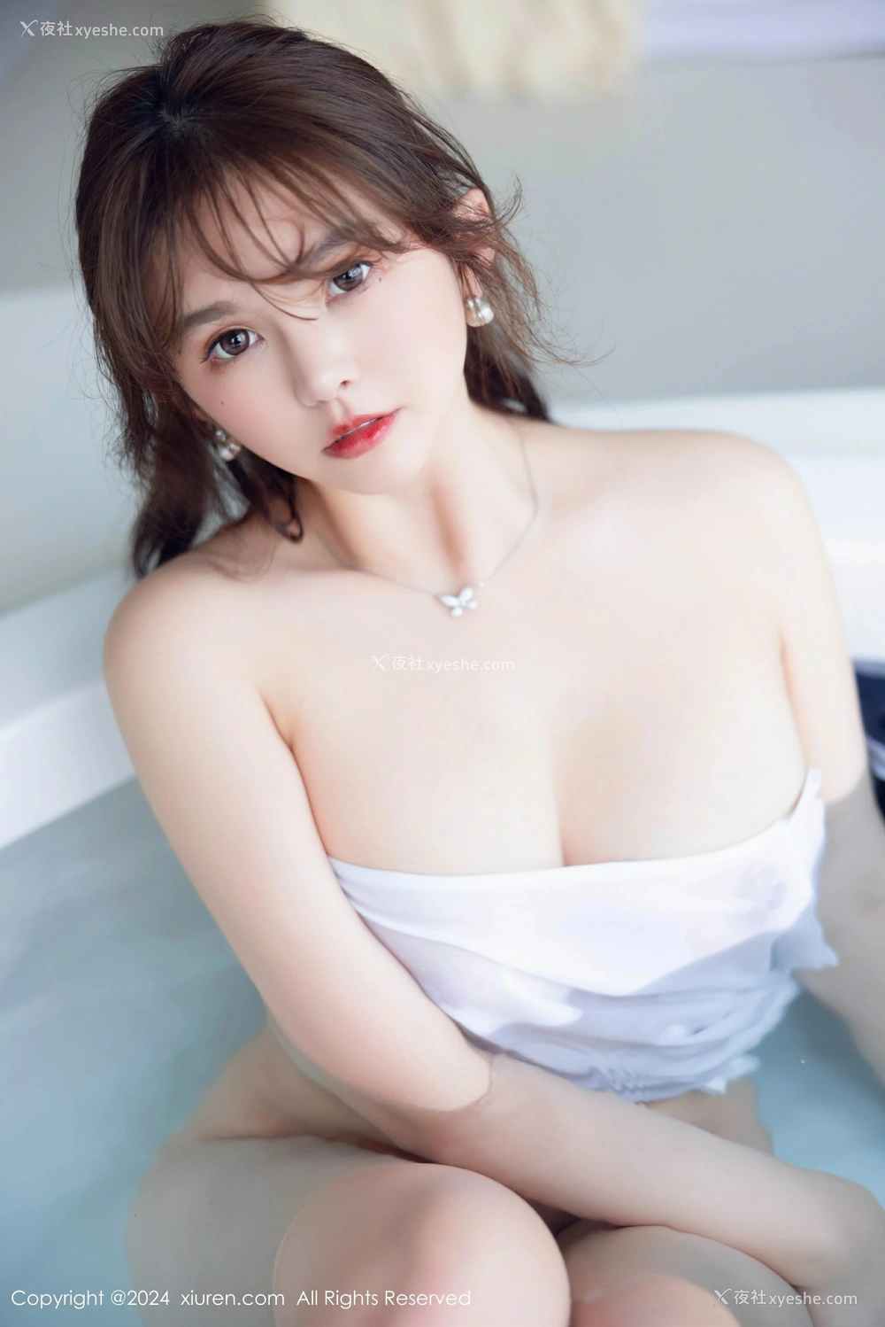 1P - [XiuRen秀人网] No.8624 张思允Nice