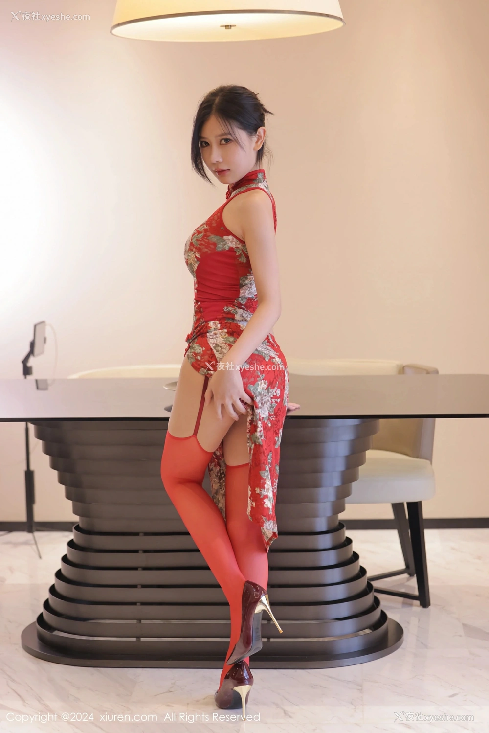 1P - [XiuRen秀人网] No.8871 尹甜甜