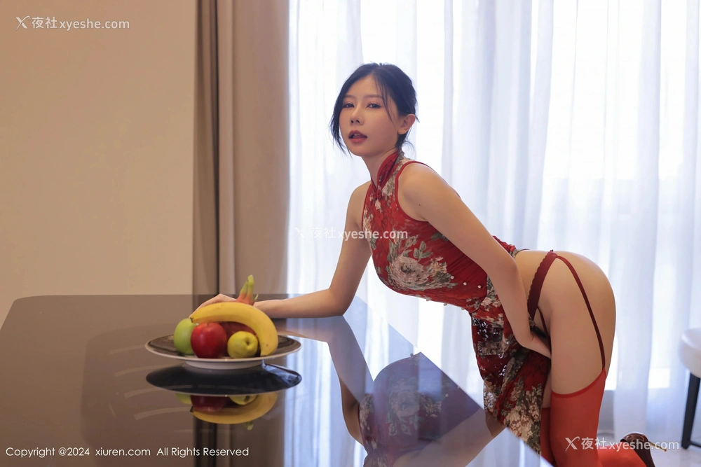 1P - [XiuRen秀人网] No.8871 尹甜甜