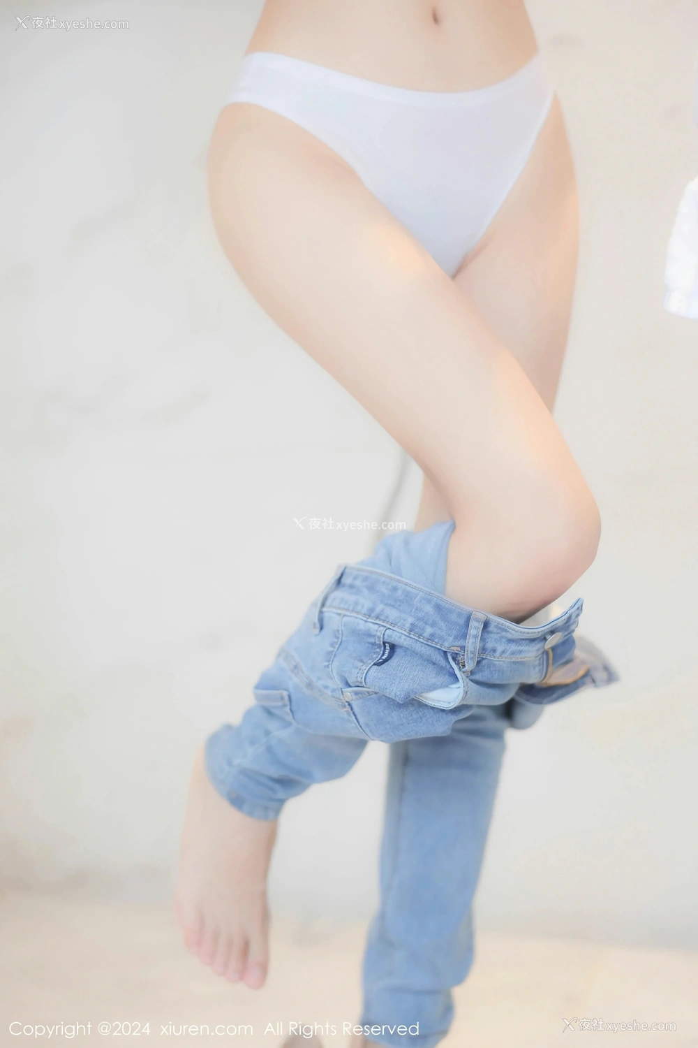 1P - [XiuRen秀人网] No.8467 周周不吃香菜