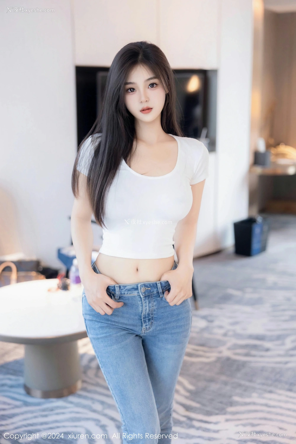 1P - [XiuRen秀人网] No.8467 周周不吃香菜