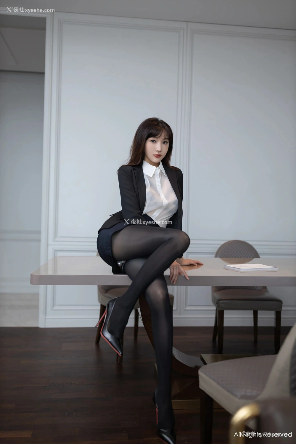 1P - [XiuRen秀人网] No.8988 陆萱萱
