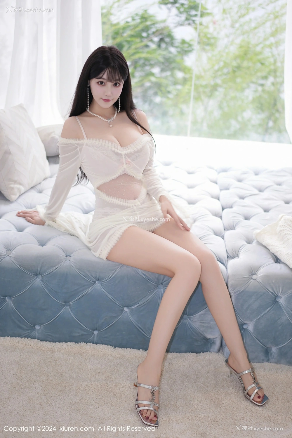 1P - [XiuRen秀人网] No.8994 朱可儿Flora