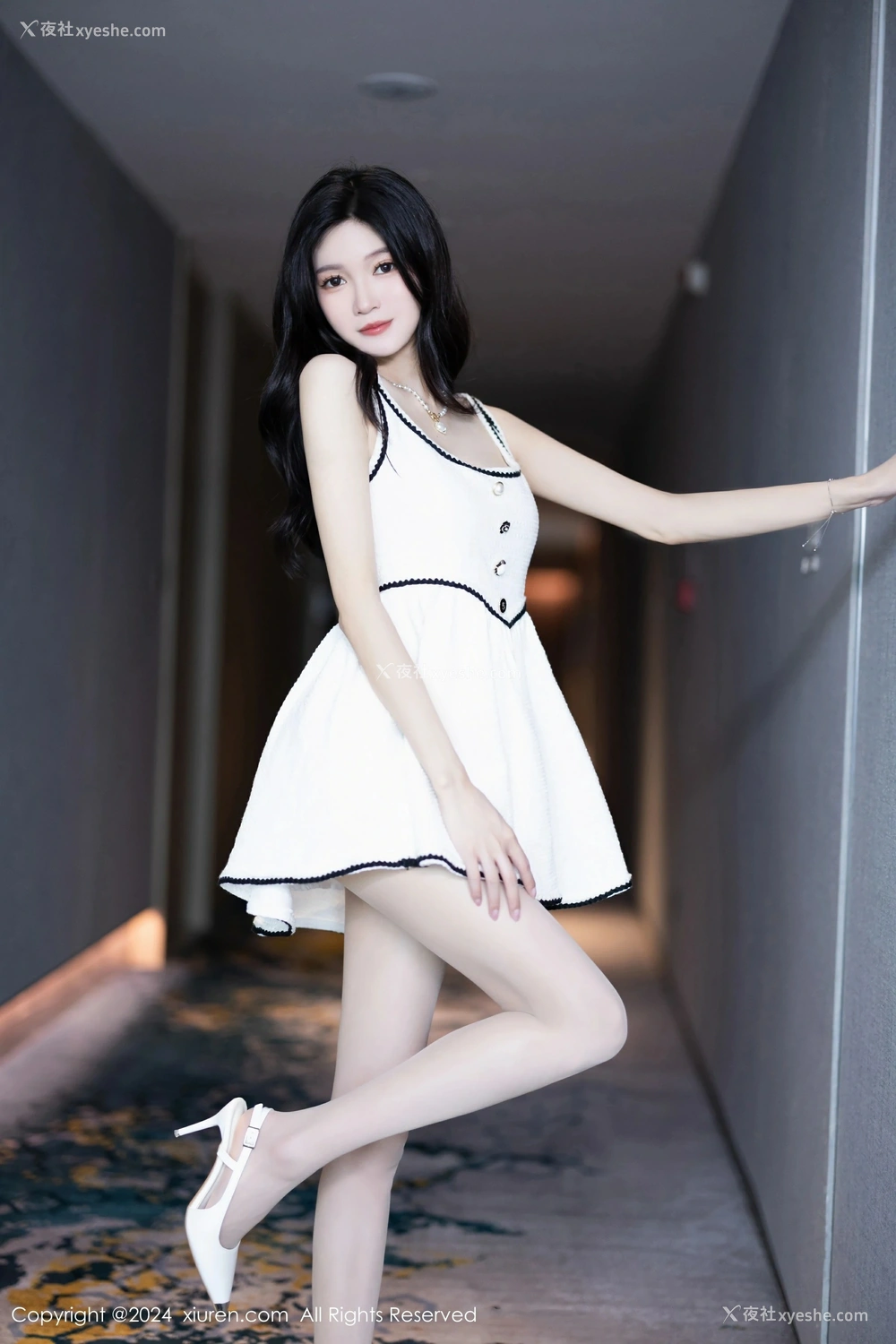 1P - [XiuRen秀人网] No.8861 程程程-