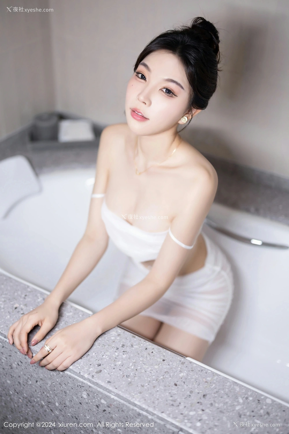 1P - [XiuRen秀人网] No.8491 徐莉芝Booty