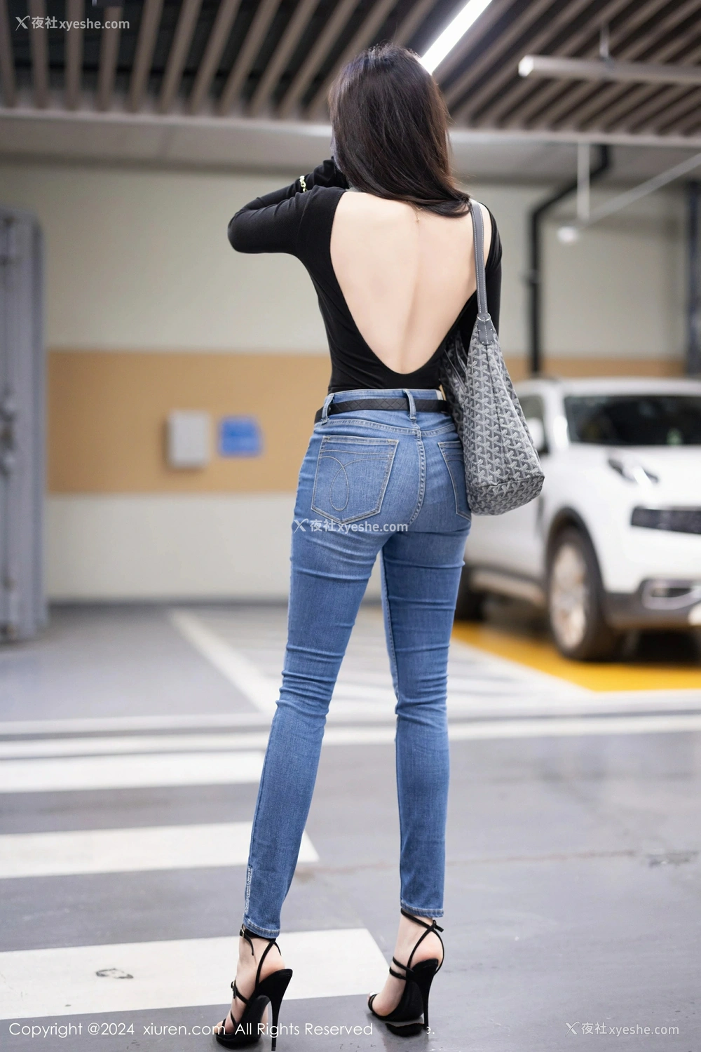 1P - [XiuRen秀人网] No.8385 徐莉芝Booty