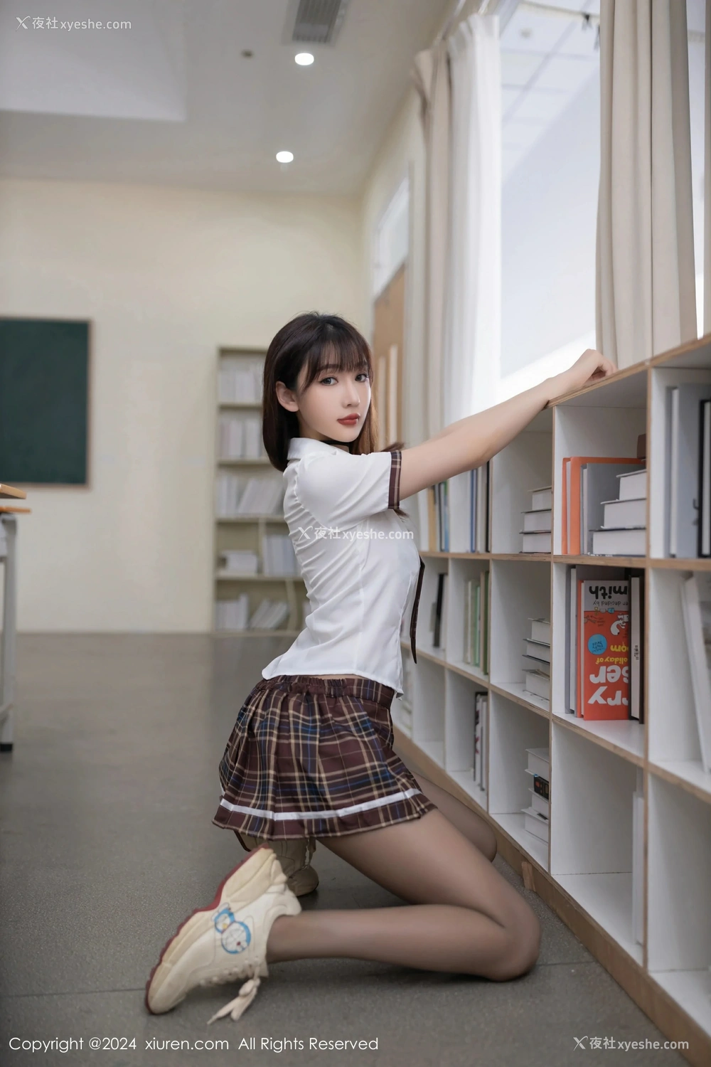 1P - [XiuRen秀人网] No.8918 陆萱萱