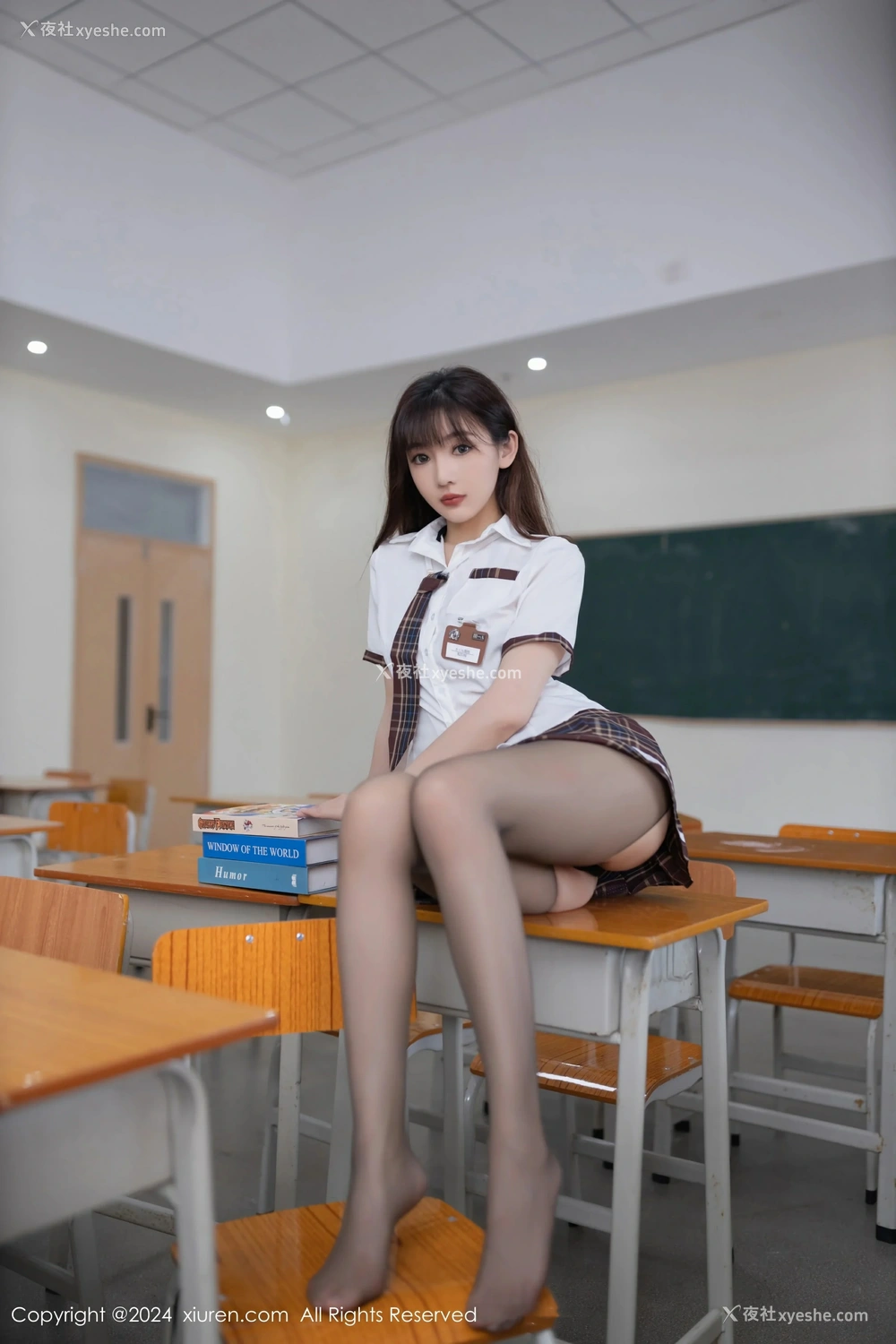 1P - [XiuRen秀人网] No.8918 陆萱萱