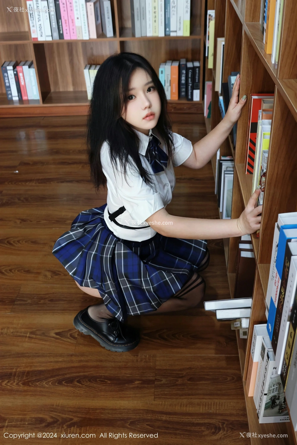 1P - [XiuRen秀人网] No.8637 小薯条nienie