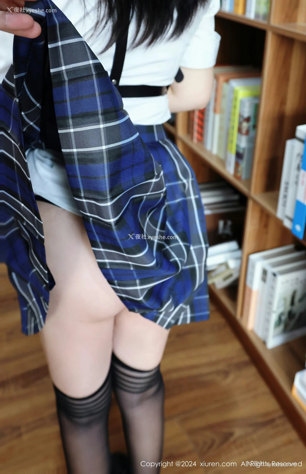 1P - [XiuRen秀人网] No.8637 小薯条nienie