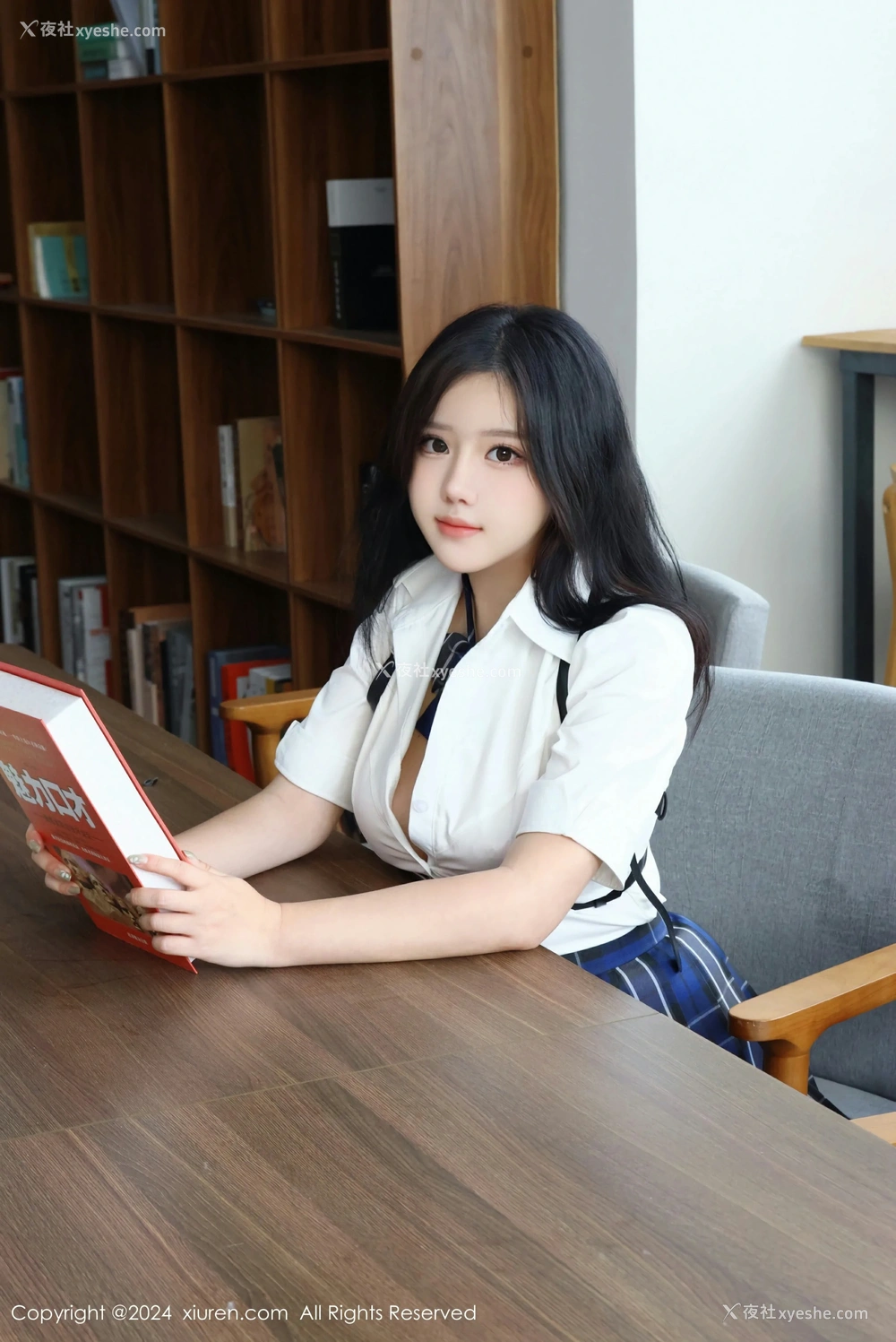 1P - [XiuRen秀人网] No.8637 小薯条nienie