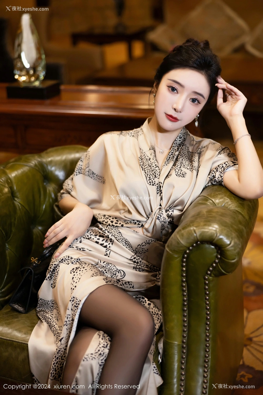 1P - [XiuRen秀人网] No.8510 王馨瑶yanni