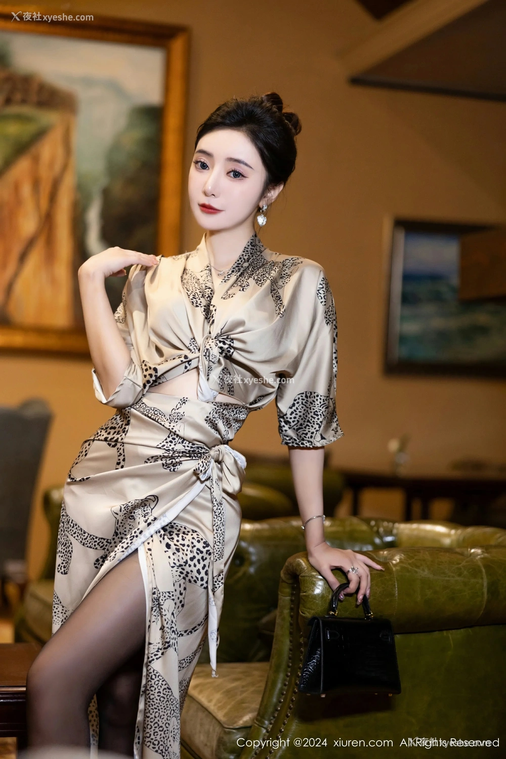 1P - [XiuRen秀人网] No.8510 王馨瑶yanni