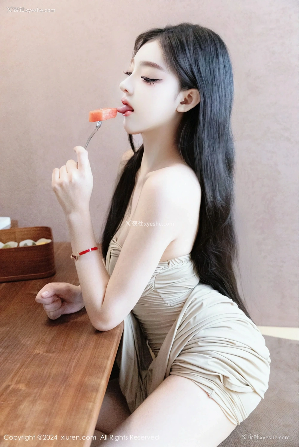 1P - [XiuRen秀人网] No.8883 龙雪儿