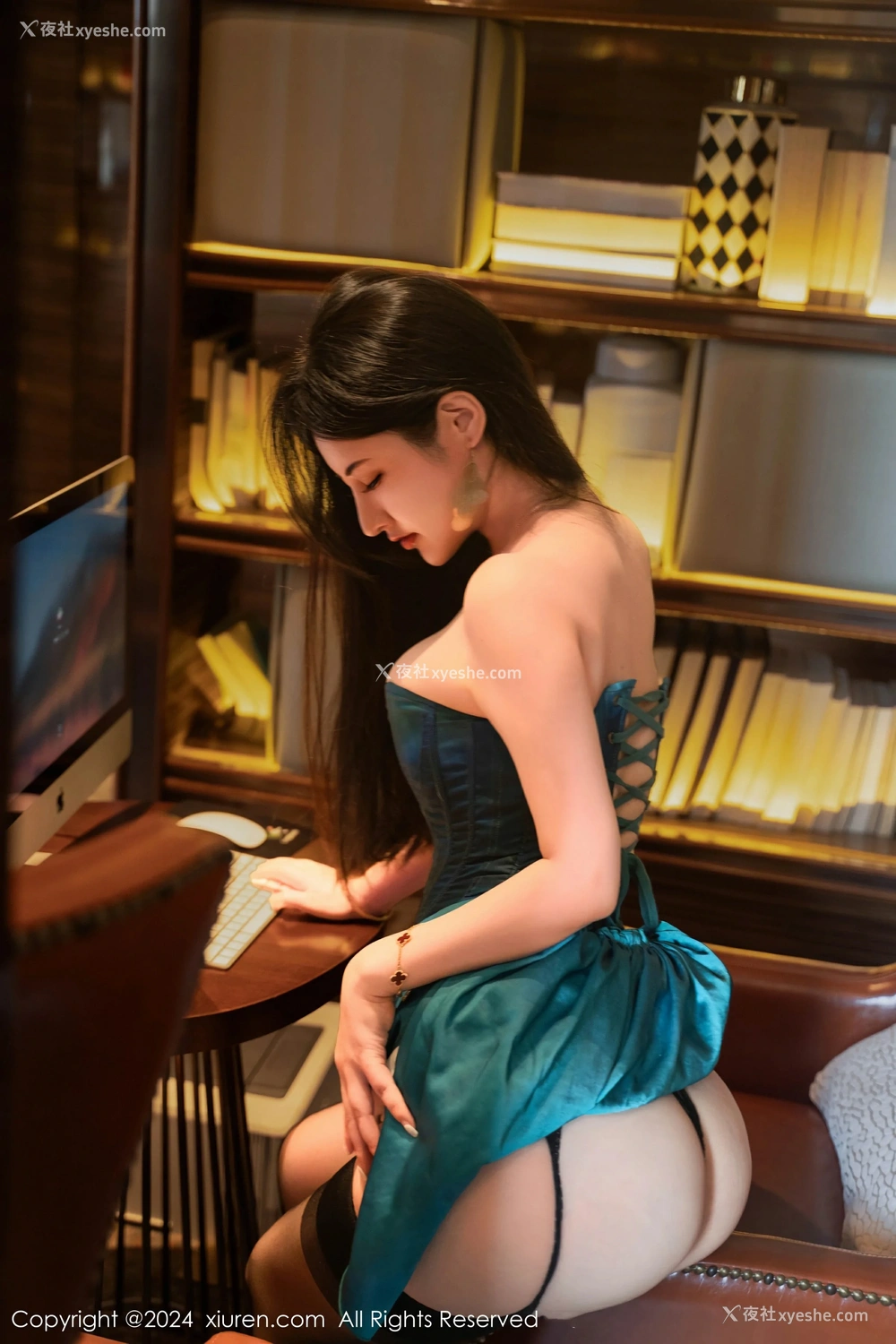 1P - [XiuRen秀人网] No.9039 诗诗kiki