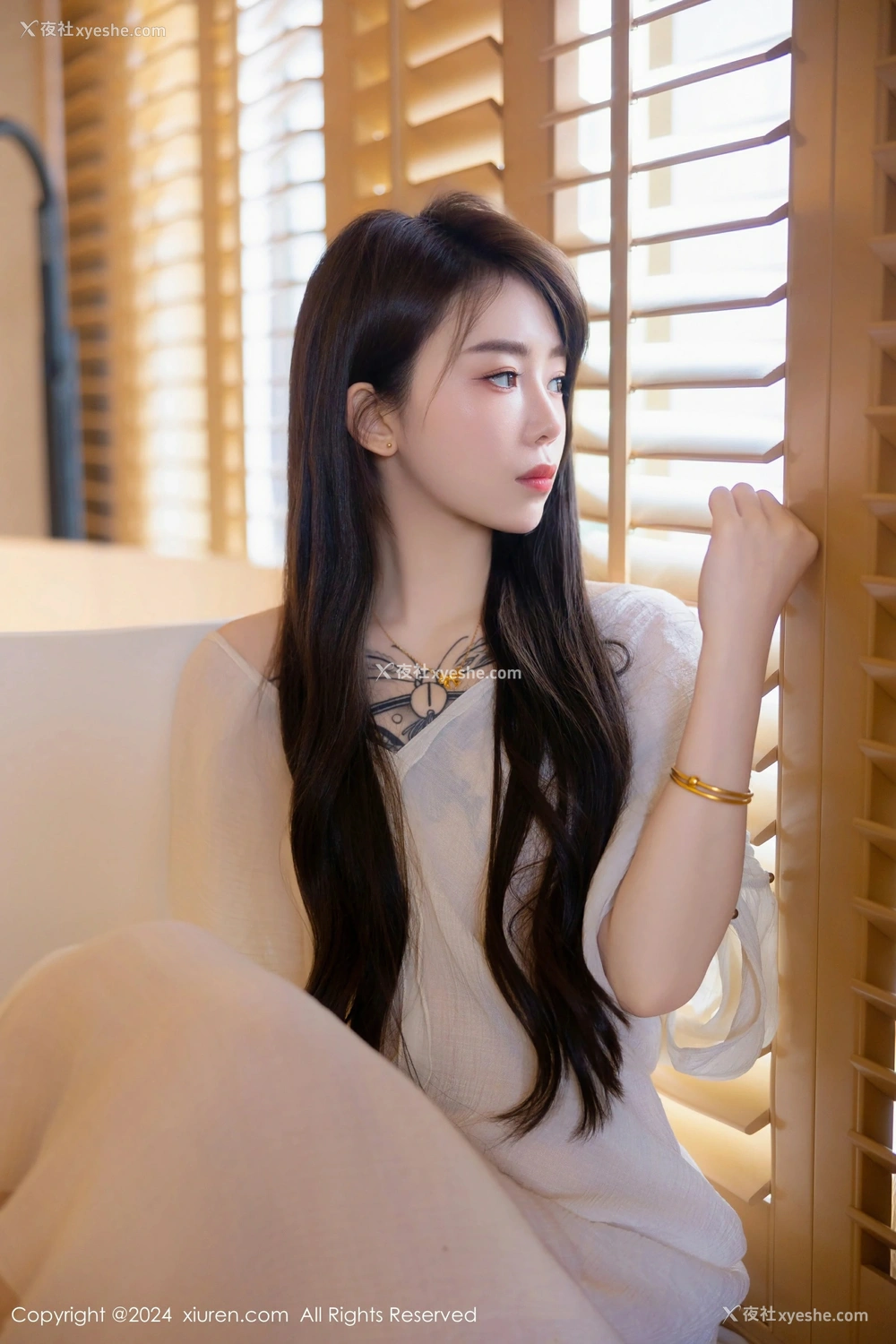 1P - [XiuRen秀人网] No.8842 夏竹