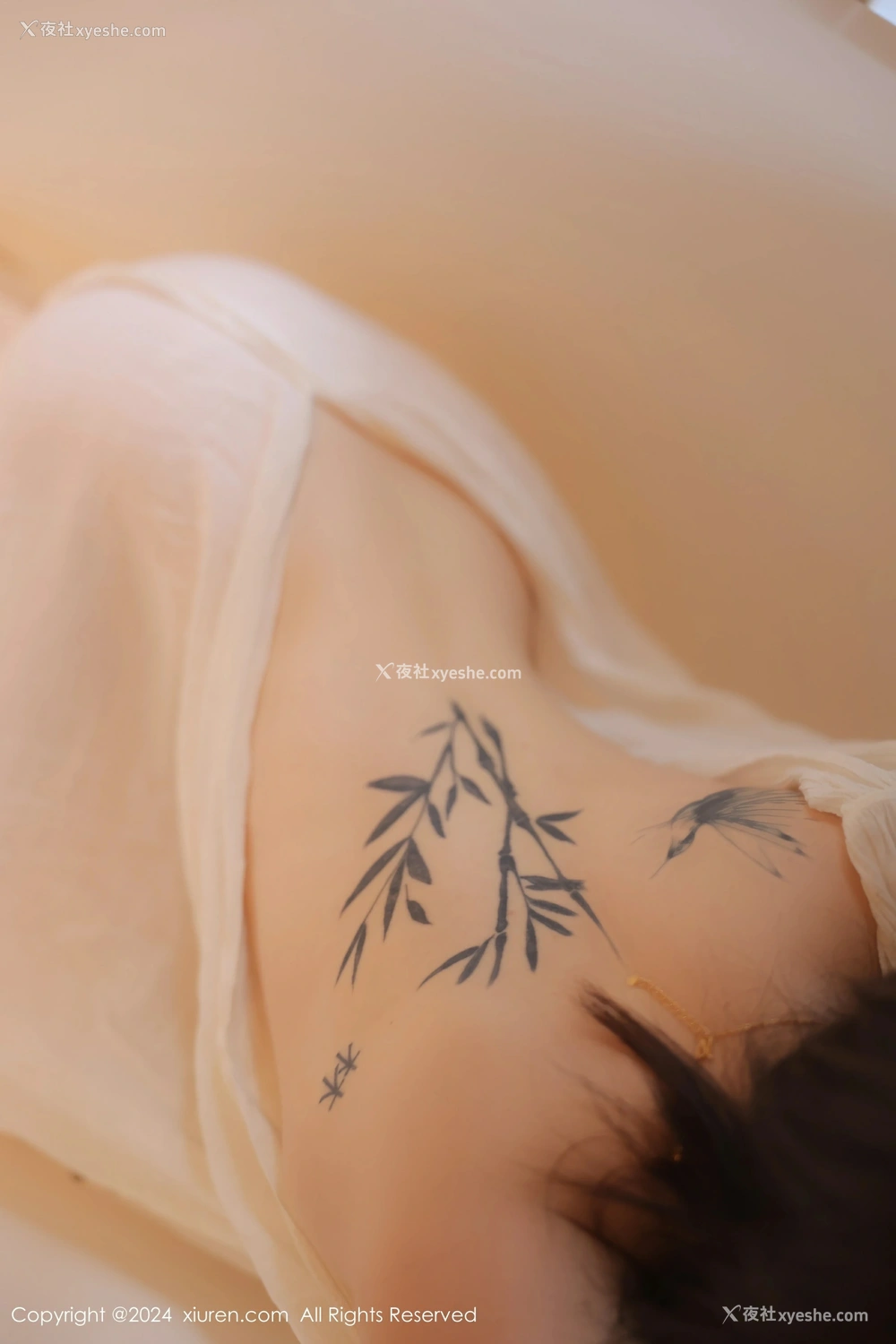 1P - [XiuRen秀人网] No.8842 夏竹