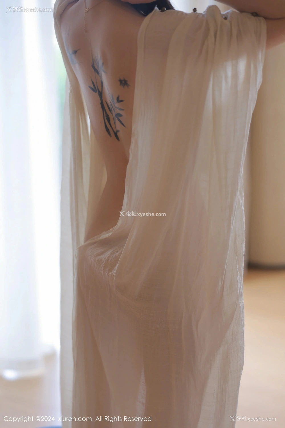 1P - [XiuRen秀人网] No.8842 夏竹