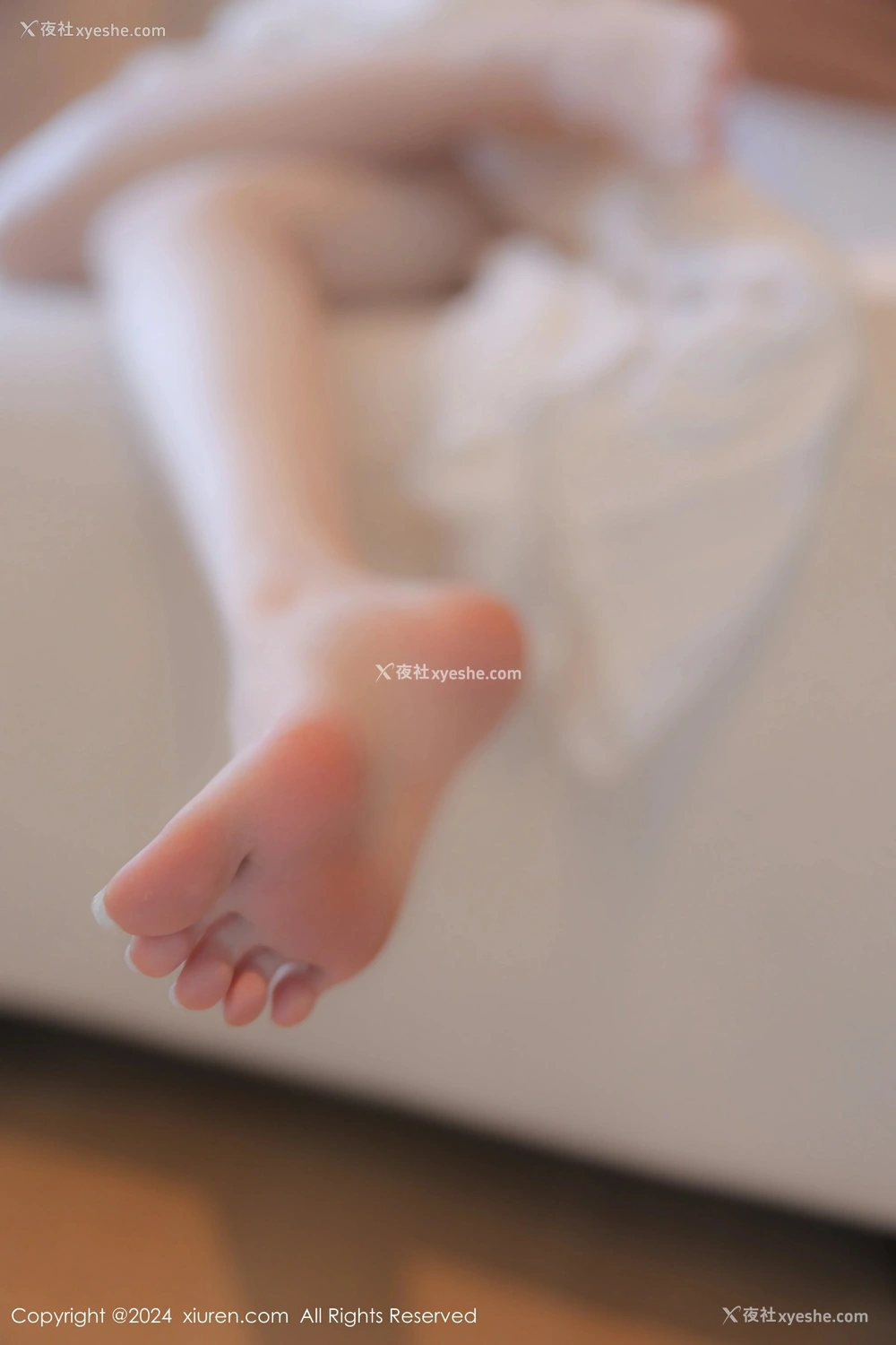 1P - [XiuRen秀人网] No.8842 夏竹