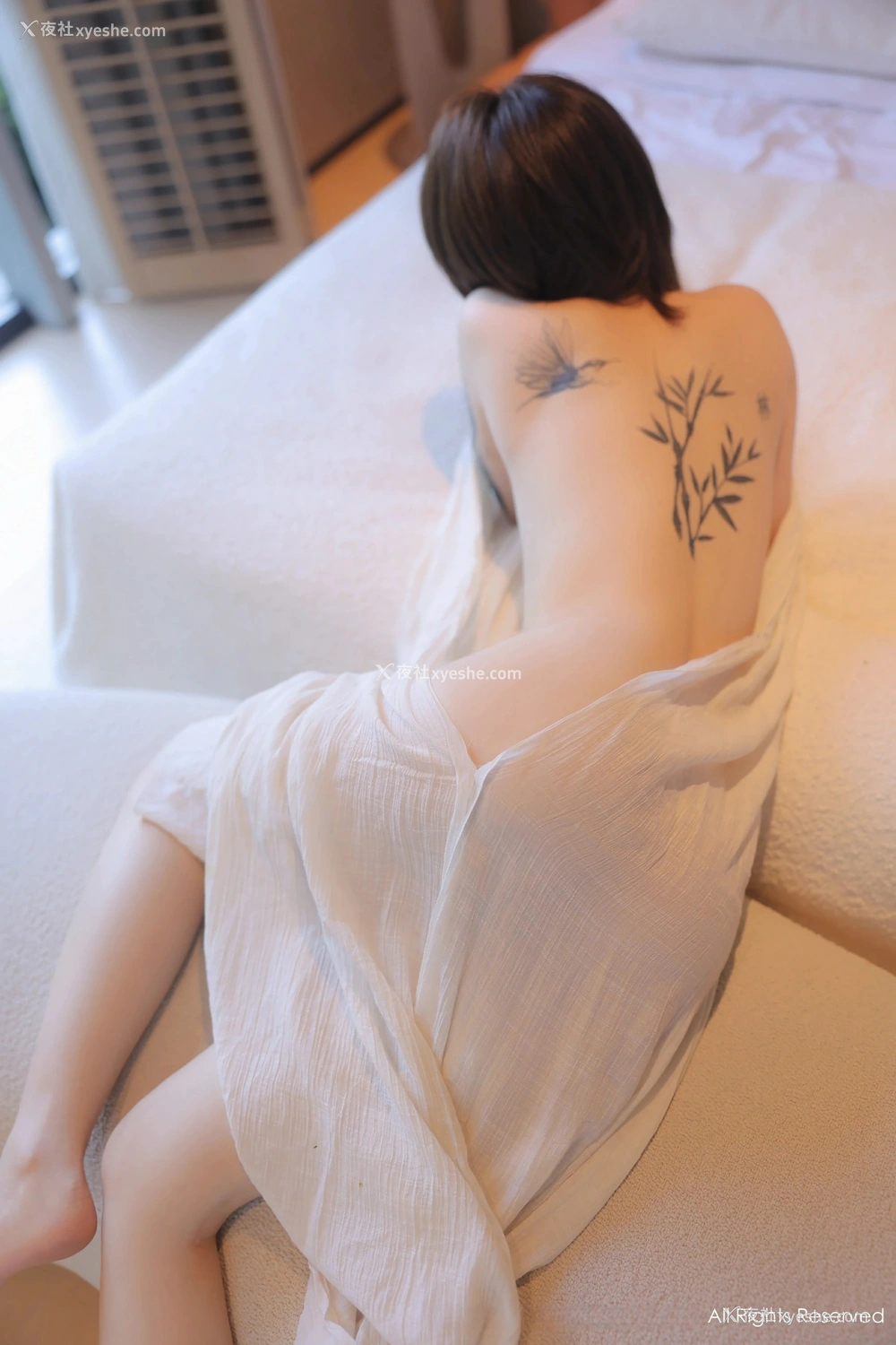 1P - [XiuRen秀人网] No.8842 夏竹