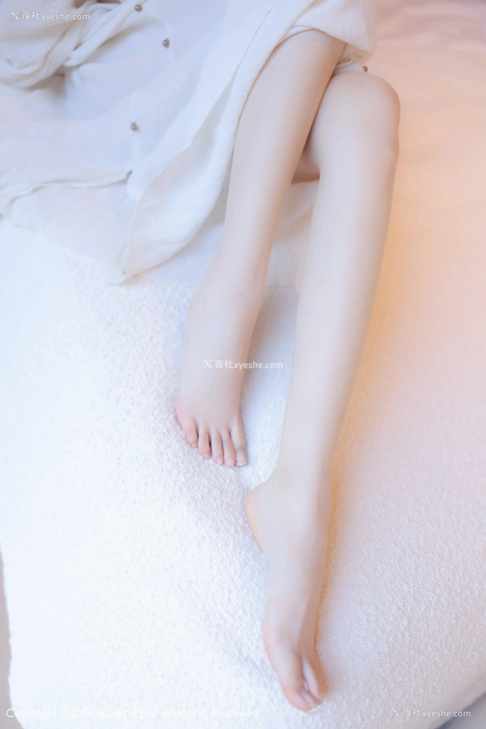 1P - [XiuRen秀人网] No.8842 夏竹