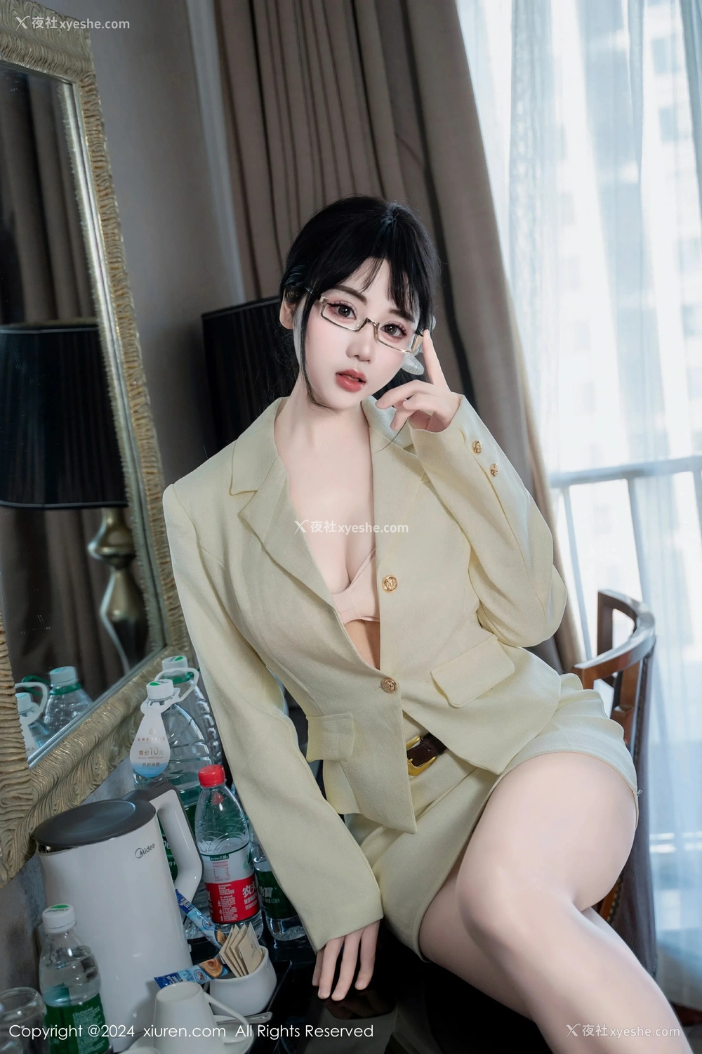 1P - [XiuRen秀人网] No.8717 汐汐爱吃草莓